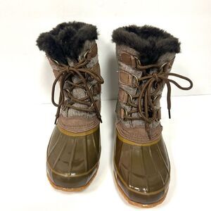 Bass McKenna duck boots with faux fur. Sz 8